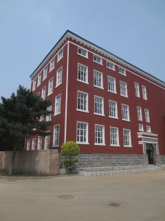 東入口